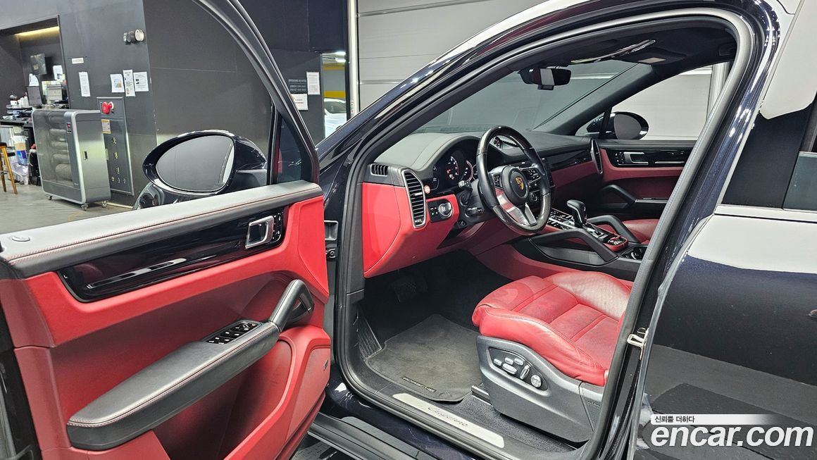 Porsche Cayenne 2021