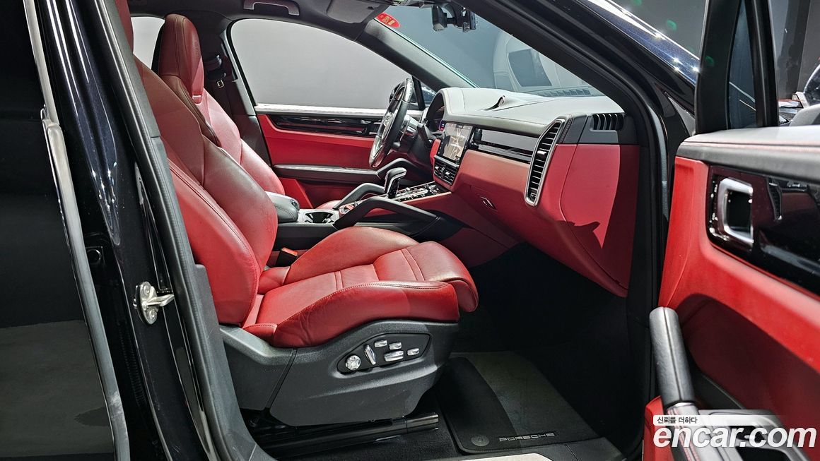 Porsche Cayenne 2021