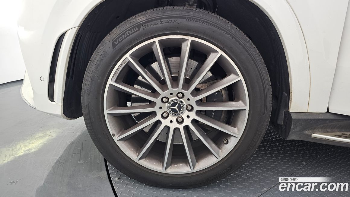 Mercedes-Benz GLE-Class 2023