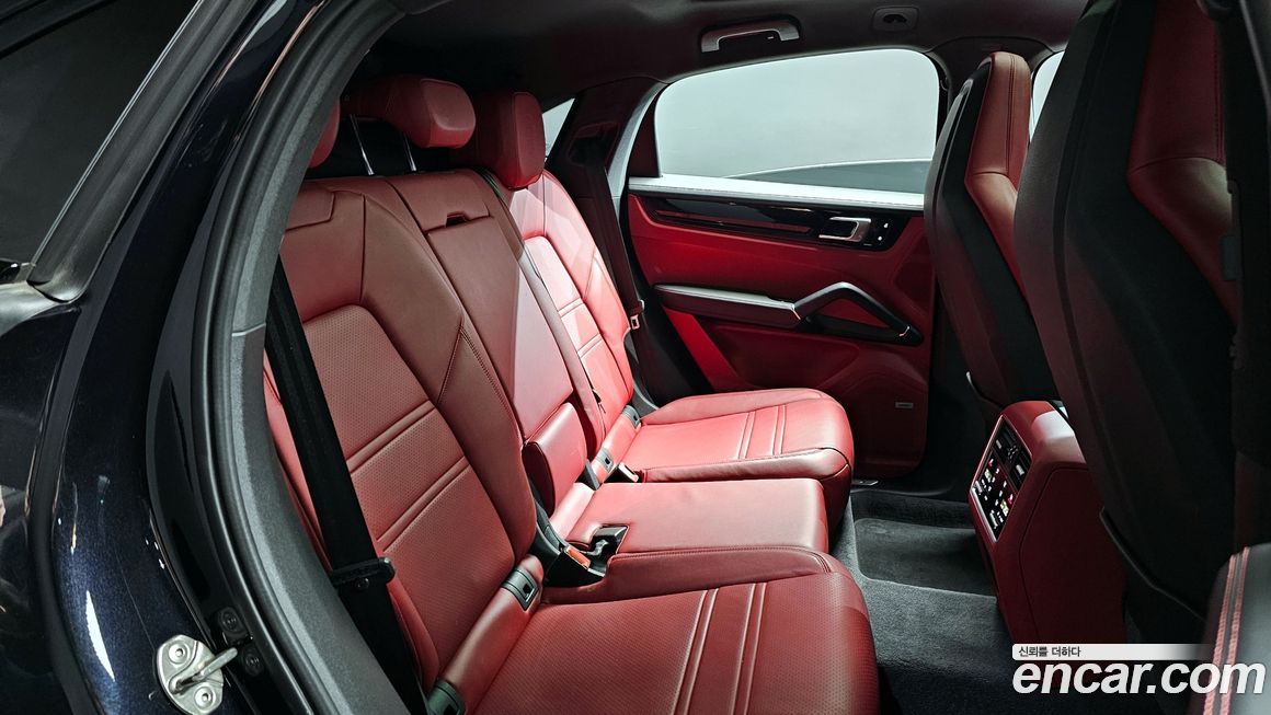 Porsche Cayenne 2021