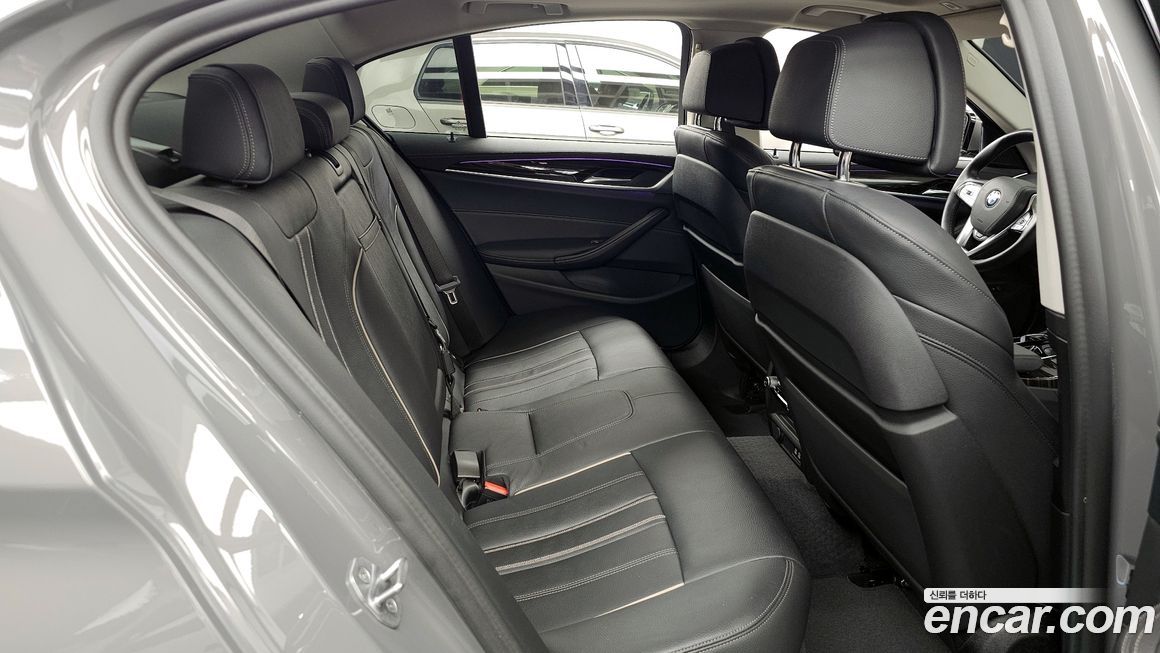 BMW 5-Series 2021