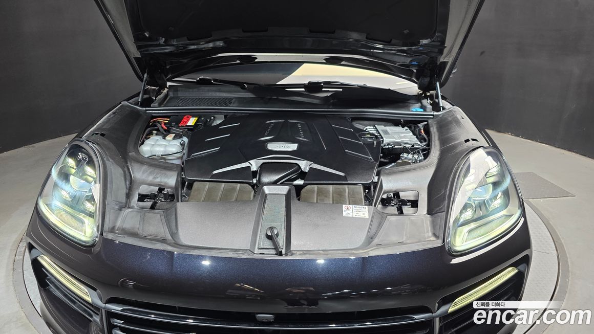 Porsche Cayenne 2021