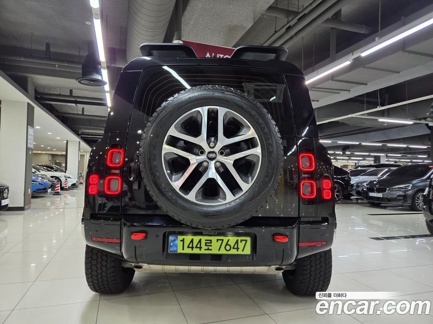 Land Rover Defender 2025