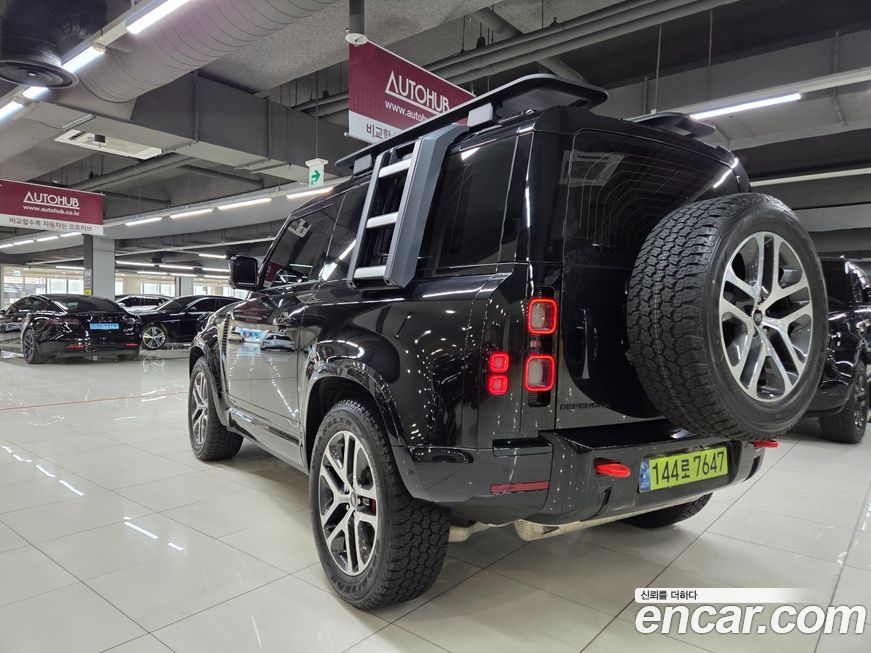 Land Rover Defender 2025
