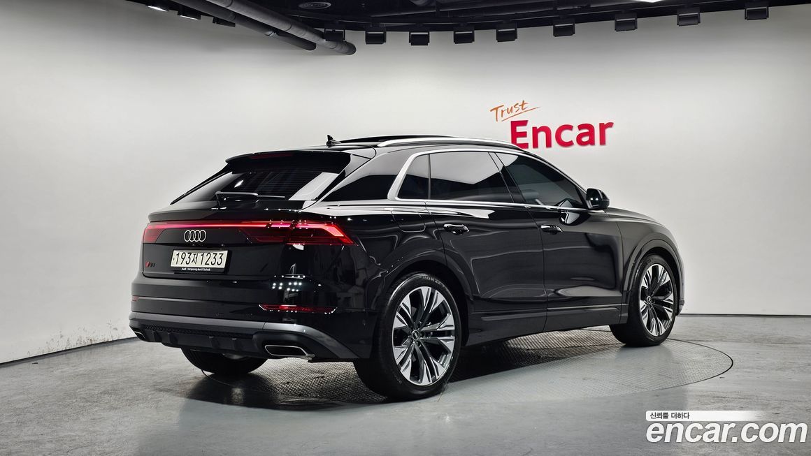 Audi Q8 2025