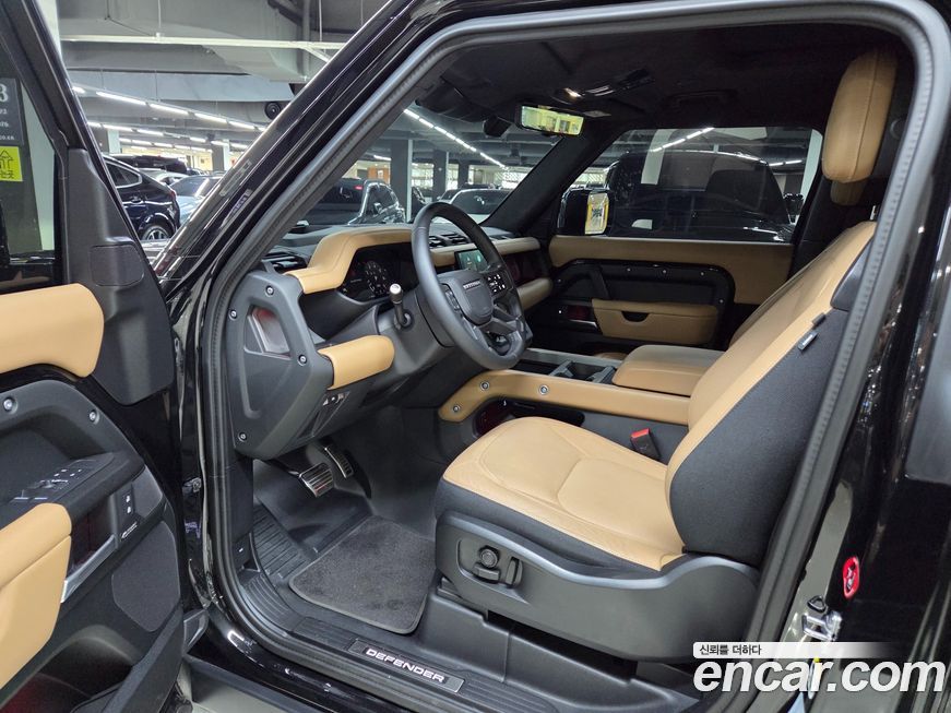 Land Rover Defender 2025