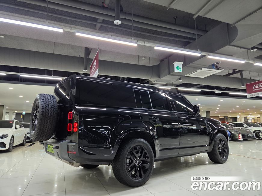 Land Rover Defender 2025