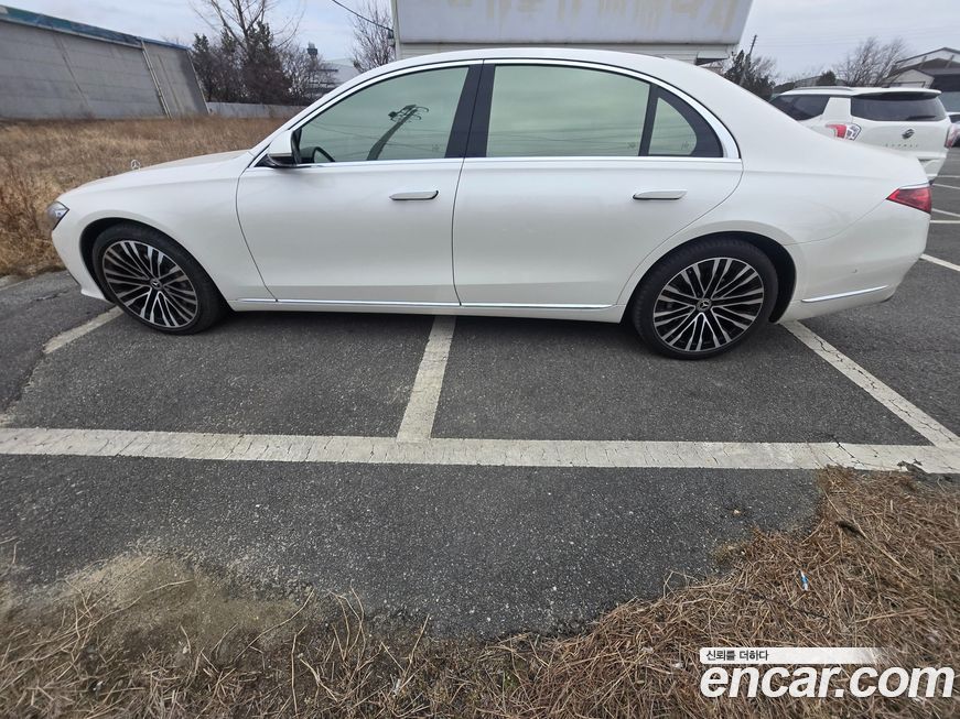 Mercedes-Benz S-Class 2022