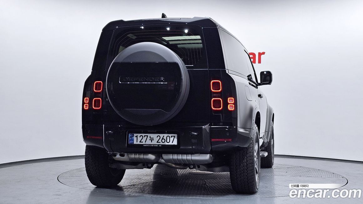 Land Rover Defender 2025