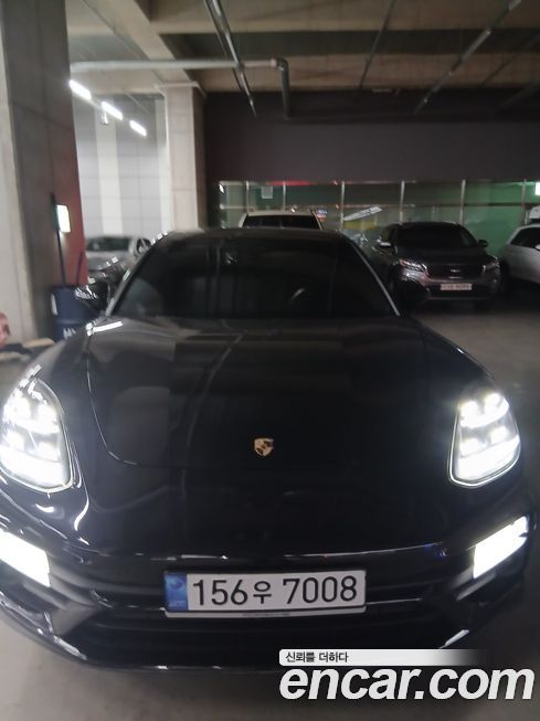 Porsche Panamera 2023