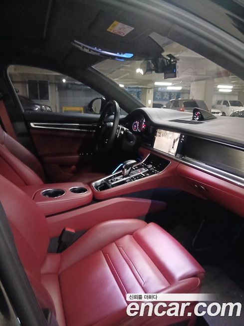 Porsche Panamera 2023