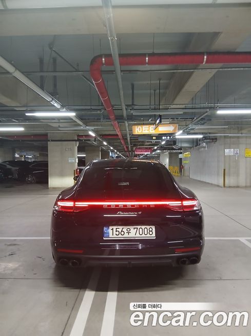 Porsche Panamera 2023