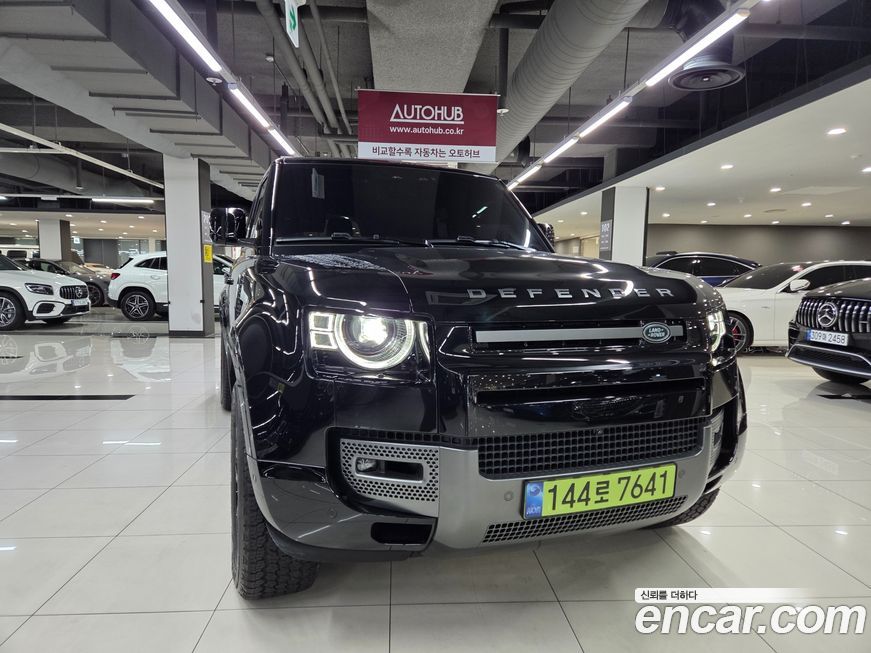 Land Rover Defender 2025