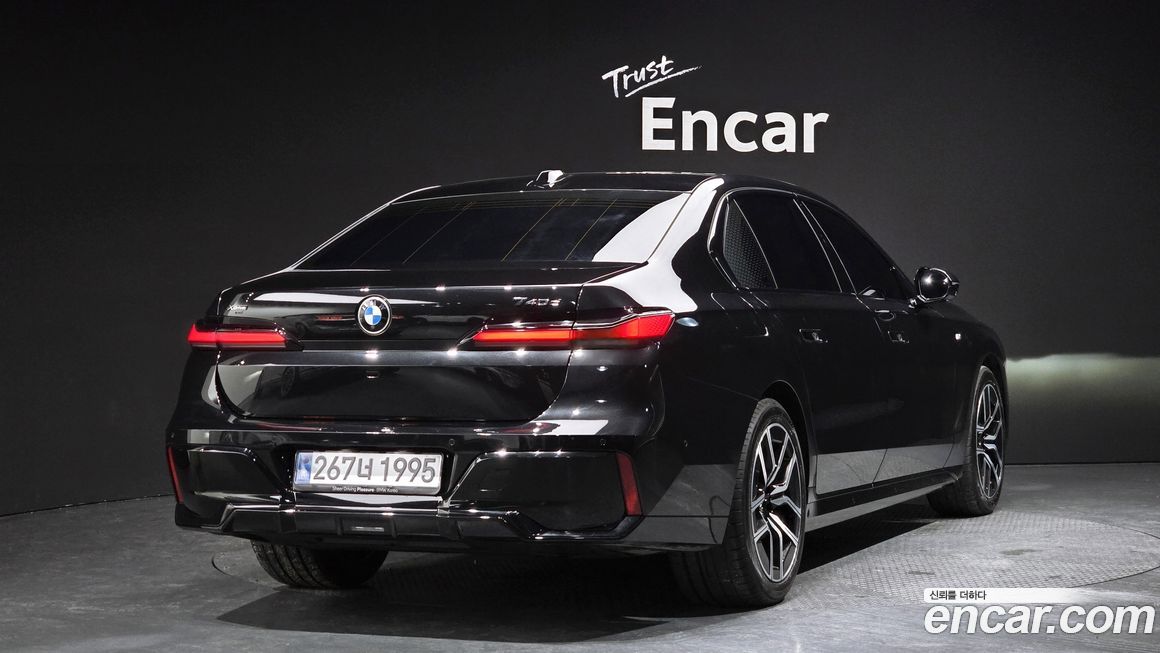 BMW 7-Series 2025