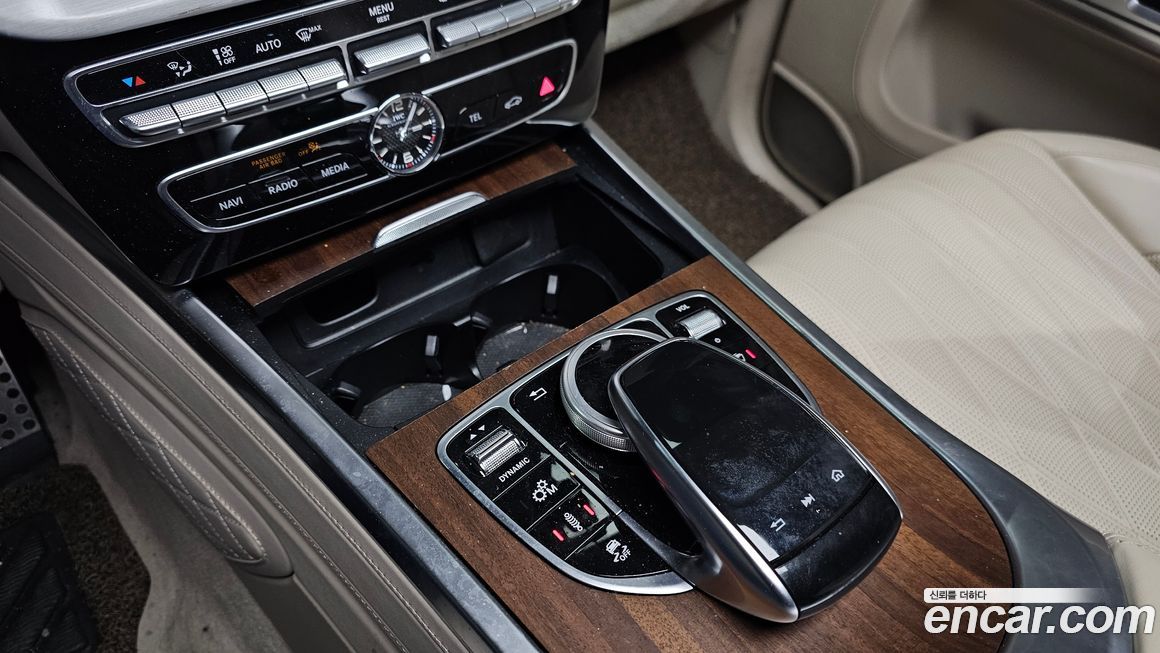 Mercedes-Benz G-Class 2023