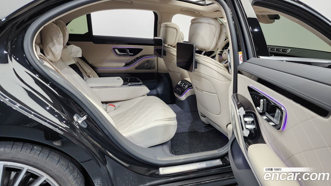 Mercedes-Benz S-Class 2025