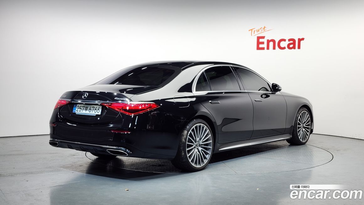 Mercedes-Benz S-Class 2025