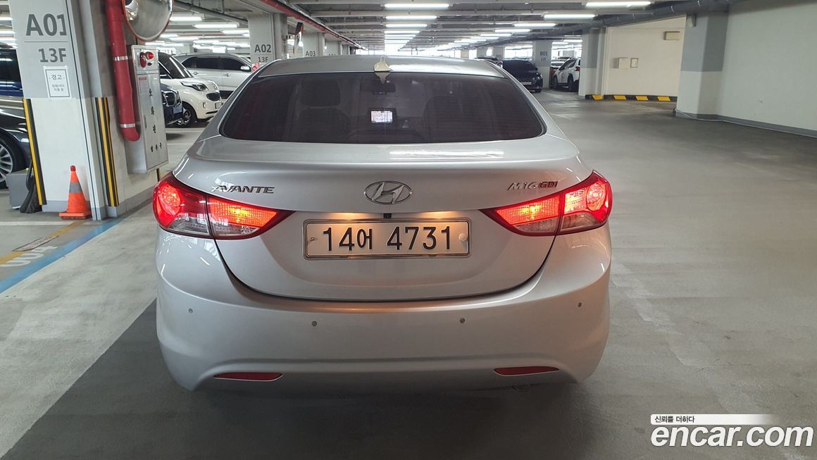 Hyundai AVANTE 2011