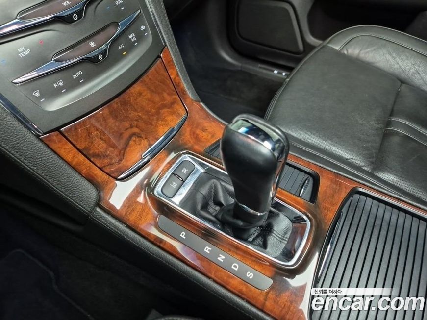 Lincoln MKS 2016