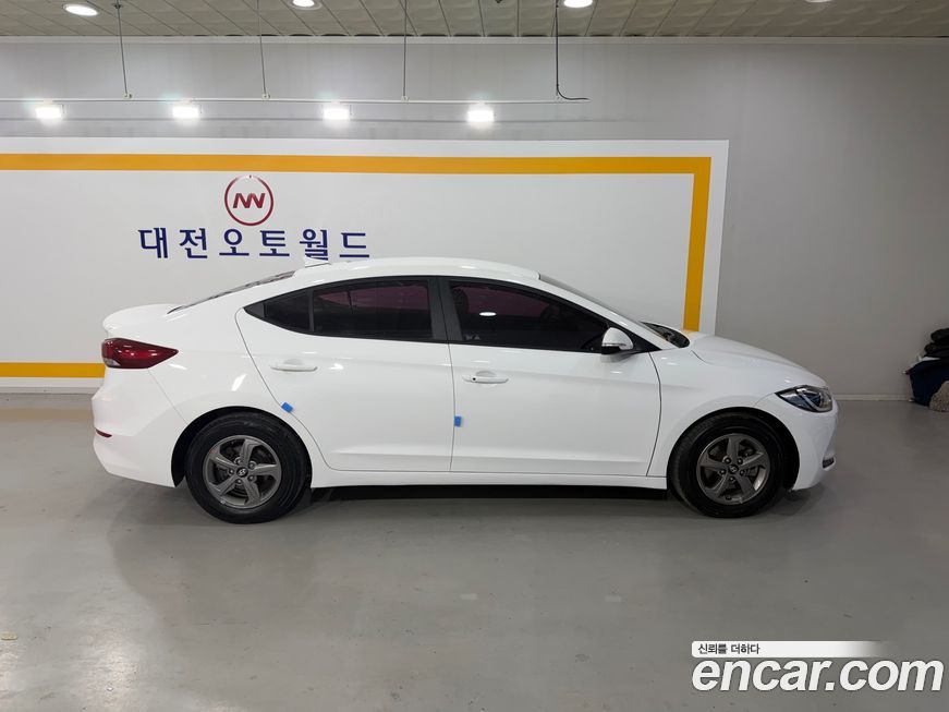 Hyundai AVANTE 2017