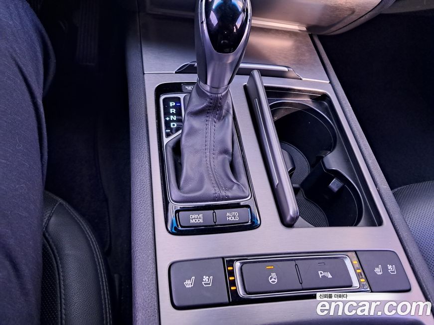 Hyundai Genesis 2016