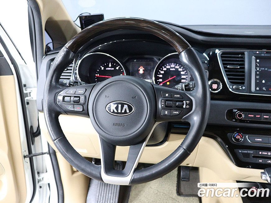 Kia Canival 2018