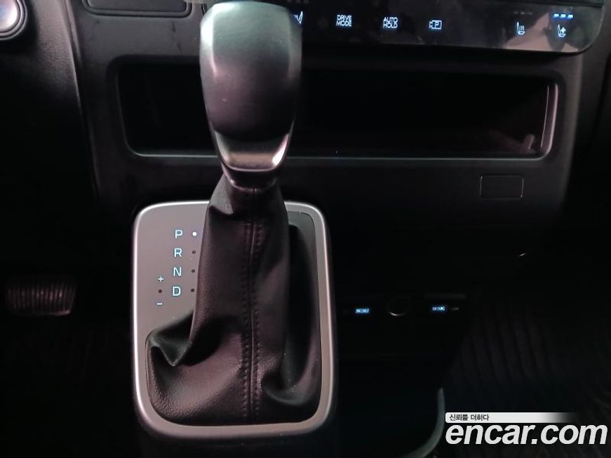 Hyundai Staria 2022