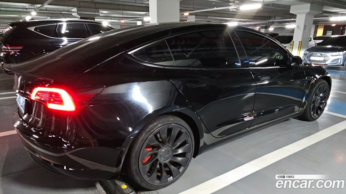Tesla Model 3 2022
