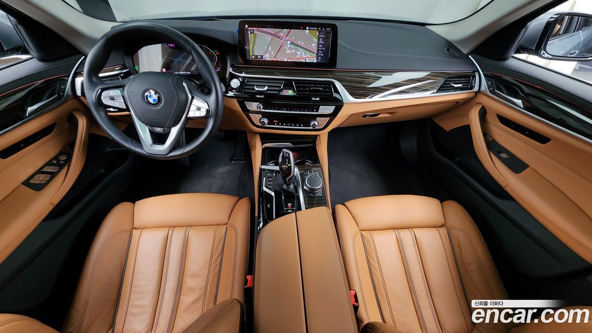 BMW 5-Series 2023
