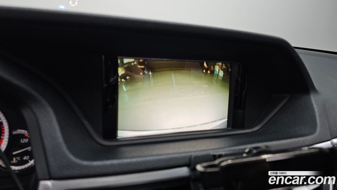 Mercedes-Benz E-Class 2010