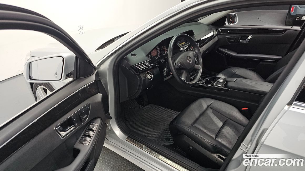 Mercedes-Benz E-Class 2010