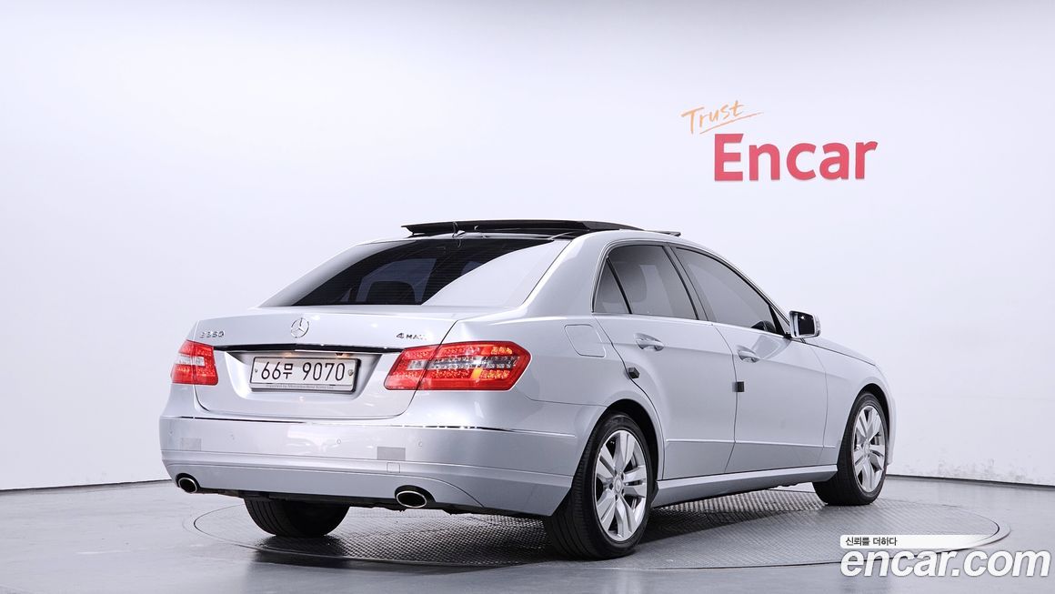 Mercedes-Benz E-Class 2010