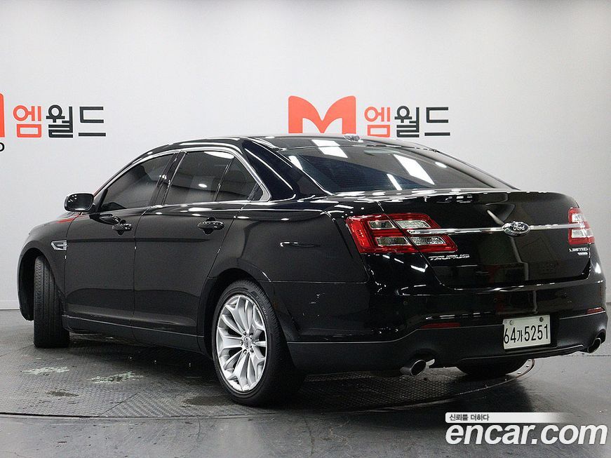 Ford Taurus 2016
