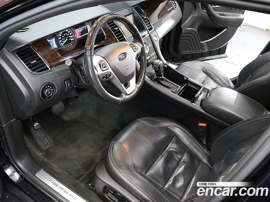 Ford Taurus 2016