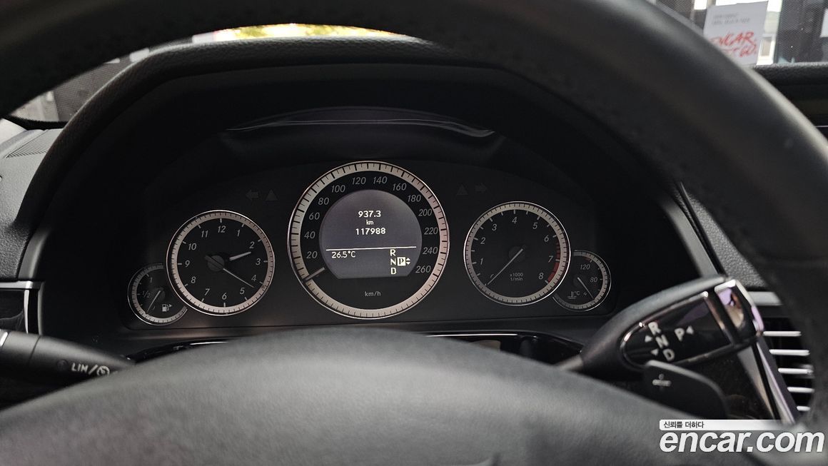 Mercedes-Benz E-Class 2010