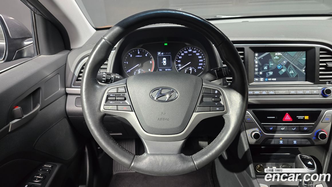 Hyundai AVANTE 2016