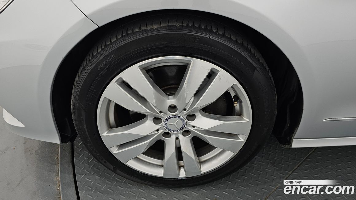 Mercedes-Benz E-Class 2010