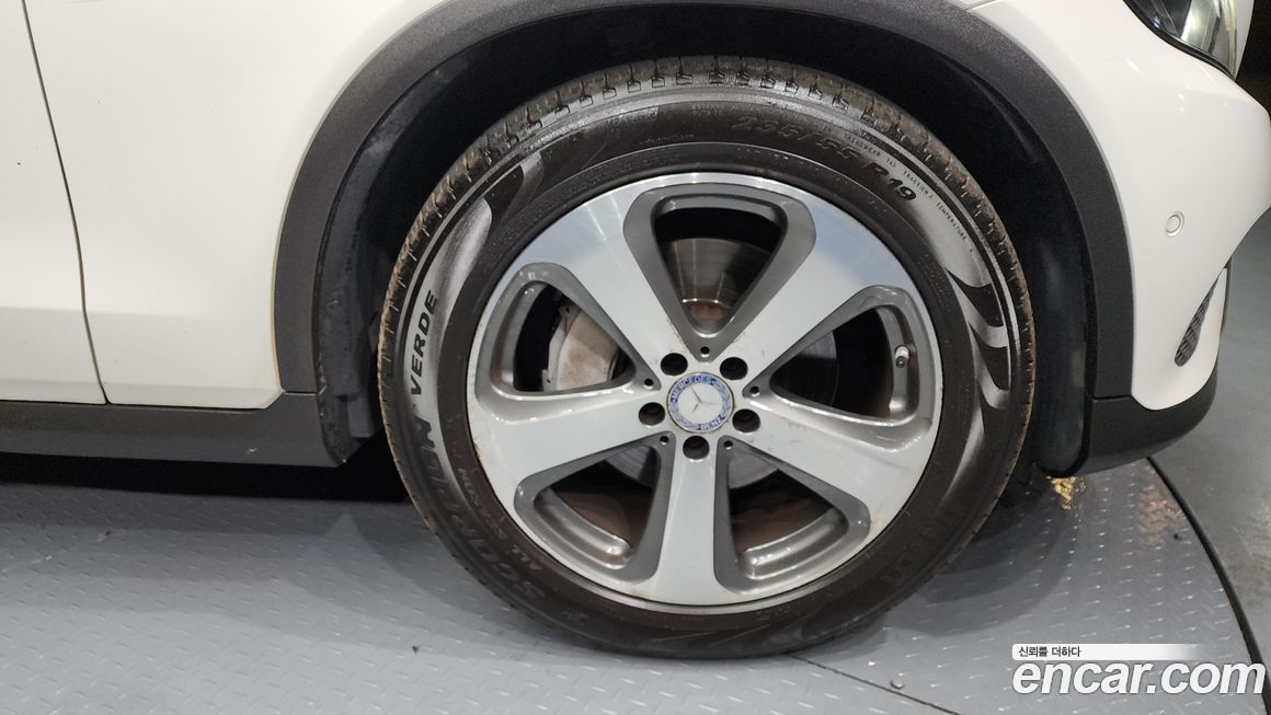 Mercedes-Benz GLC-Class 2016