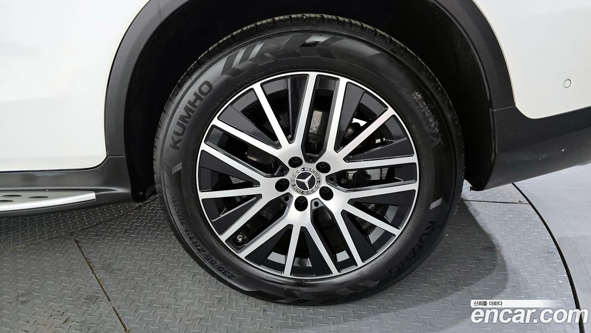 Mercedes-Benz GLC-Class 2021