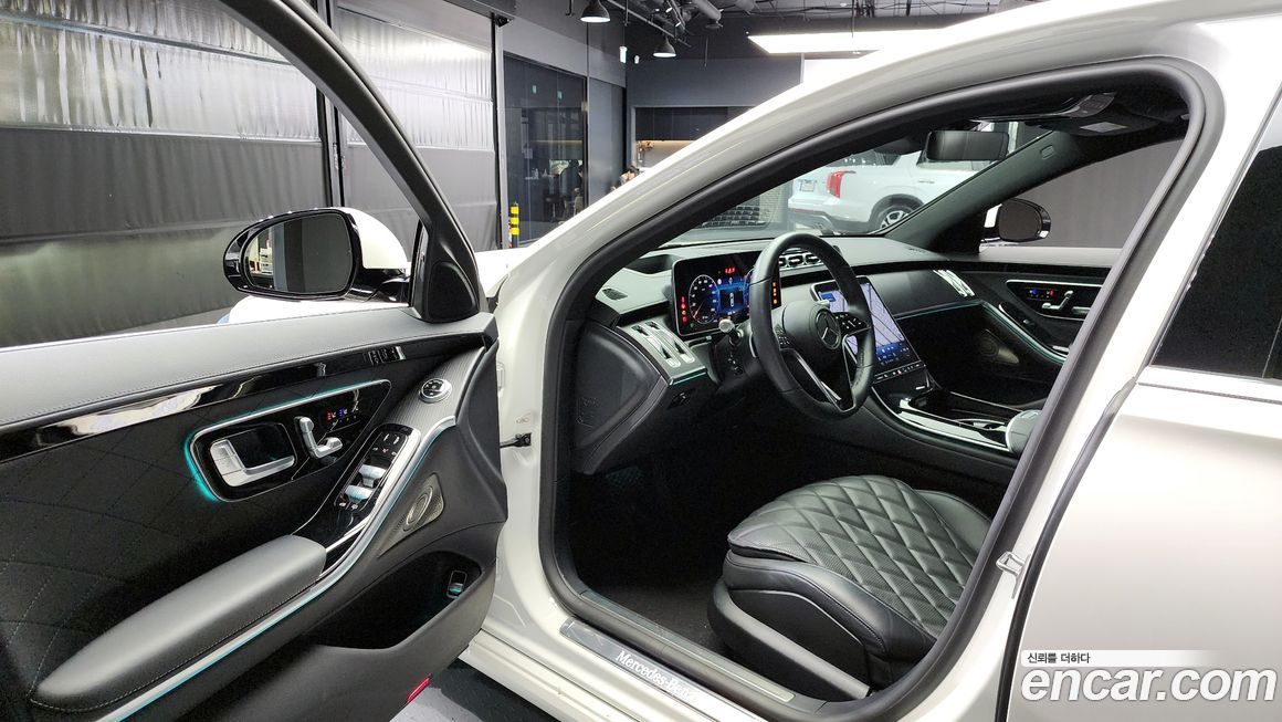 Mercedes-Benz S-Class 2023