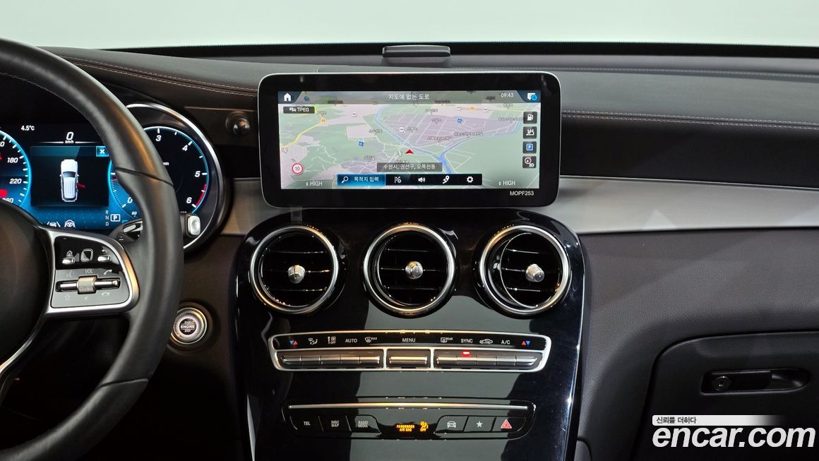 Mercedes-Benz GLC-Class 2021