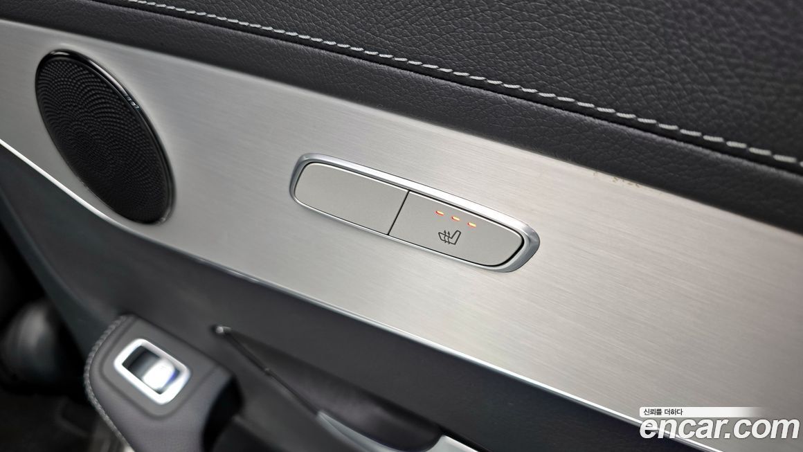 Mercedes-Benz GLC-Class 2021