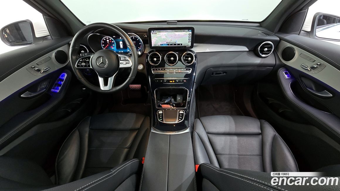 Mercedes-Benz GLC-Class 2021