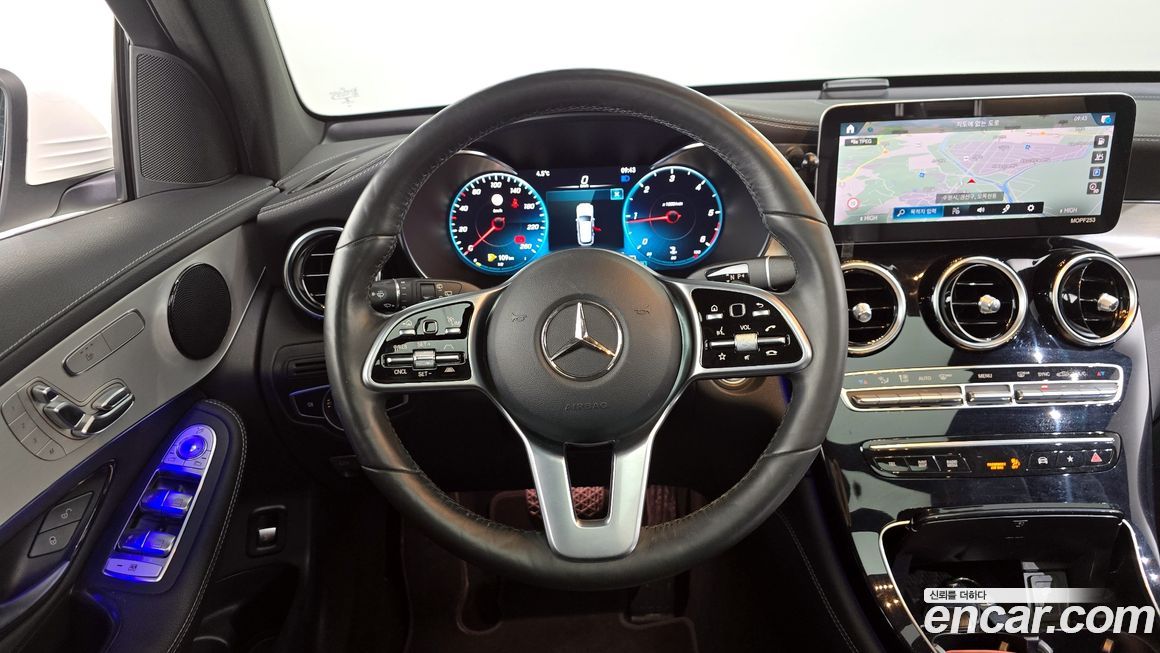 Mercedes-Benz GLC-Class 2021