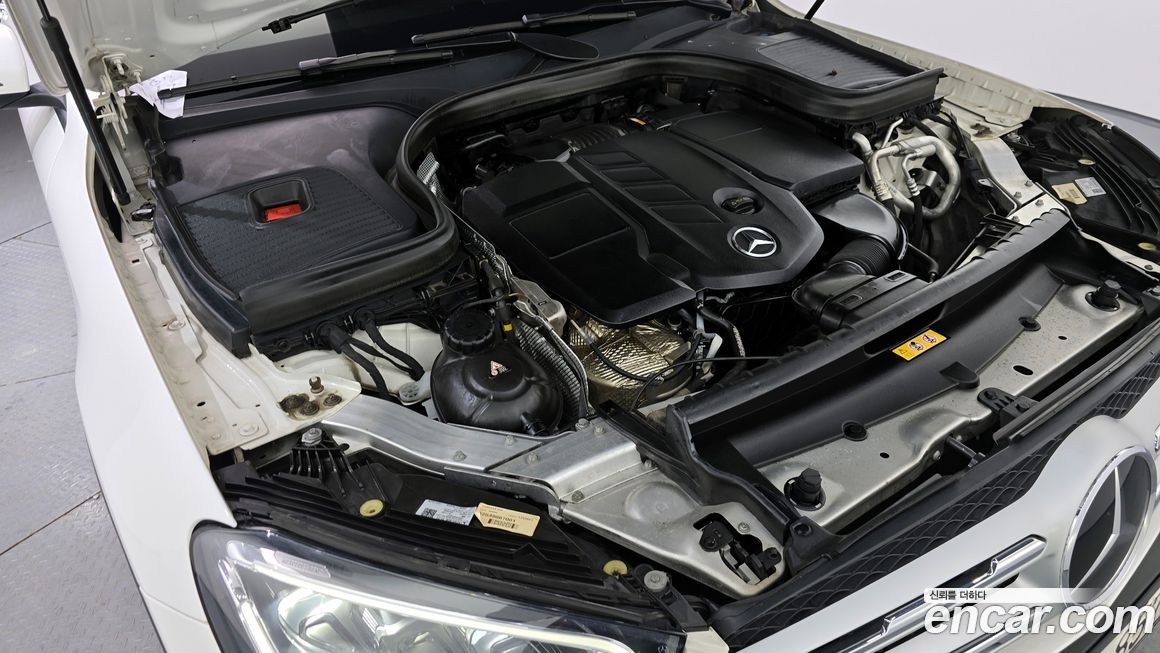 Mercedes-Benz GLC-Class 2021