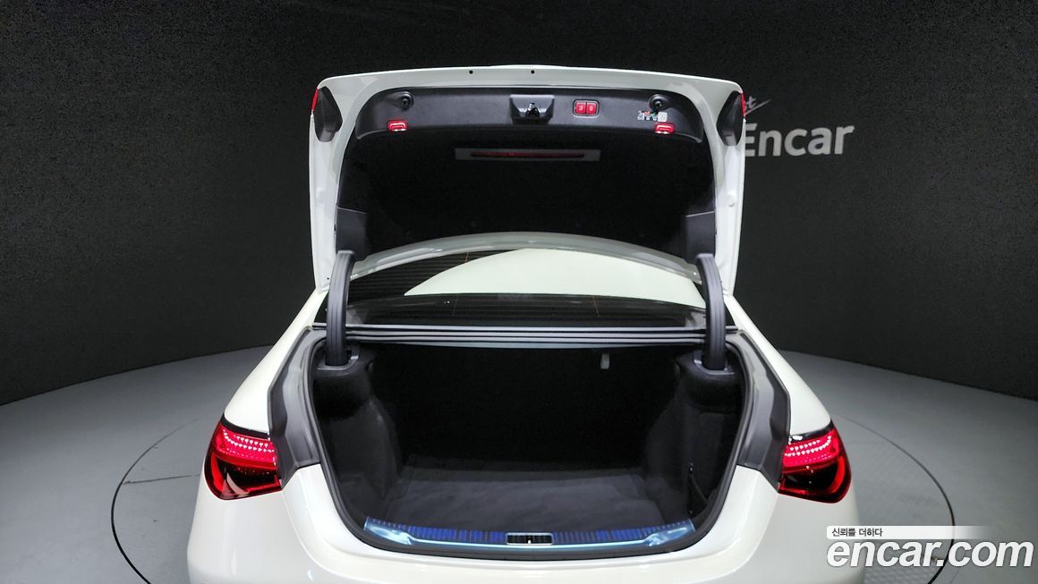 Mercedes-Benz S-Class 2023