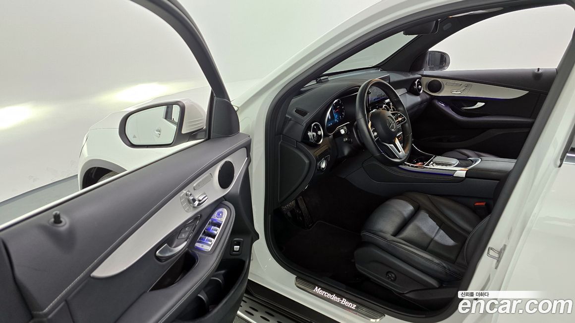 Mercedes-Benz GLC-Class 2021