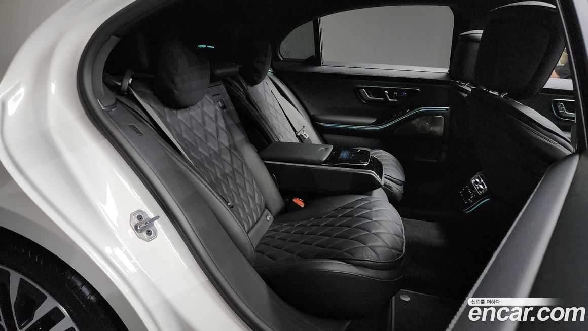 Mercedes-Benz S-Class 2023