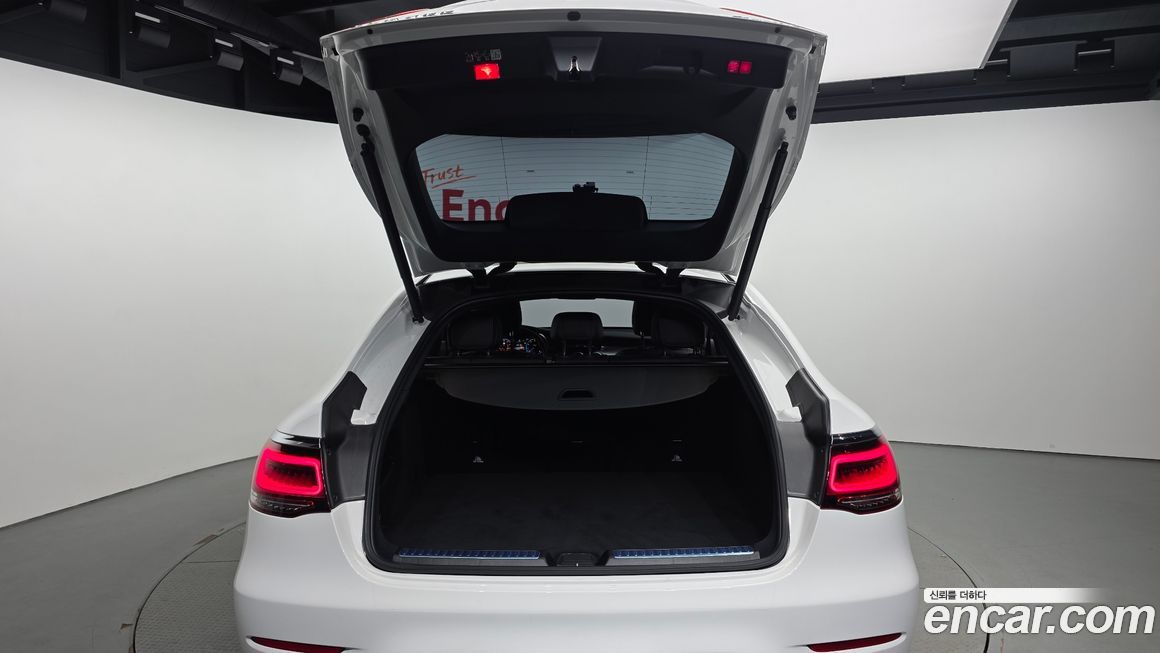 Mercedes-Benz GLC-Class 2023