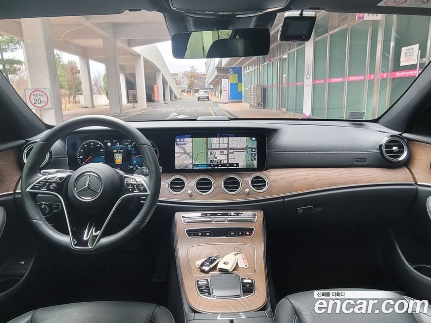 Mercedes-Benz E-Class 2023